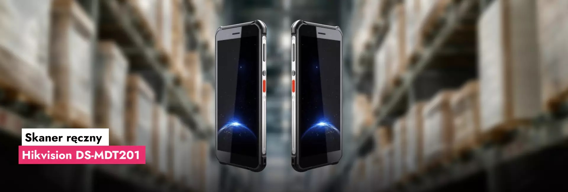 Skaner magazynowy na tle hali magazynowej